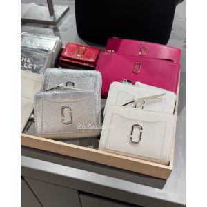 美國代購🇺🇸 現貨+預購 專櫃款 Marc Jacobs 女生 立體 logo 防刮 全黑 中夾 短夾 長夾